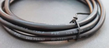 کابل برق سه پین تسکو مدل دی 6 به طول 1.5 متر