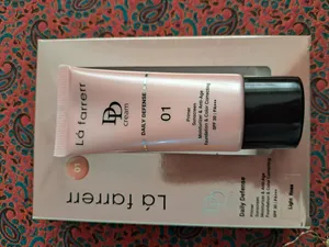 تجریه خرید دی دی کرم رنگی لافارر SPF30 مدل 01 مناسب انواع پوست حجم 33 میلی لیتر