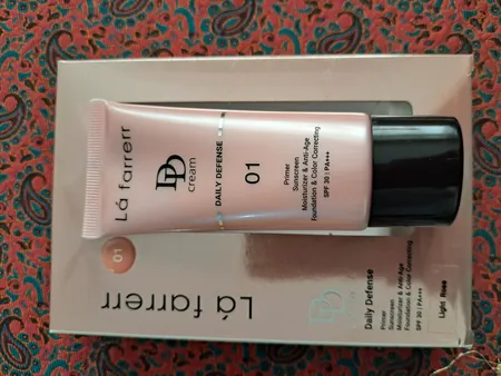دی دی کرم رنگی لافارر SPF30 مدل 01 مناسب انواع پوست حجم 33 میلی لیتر