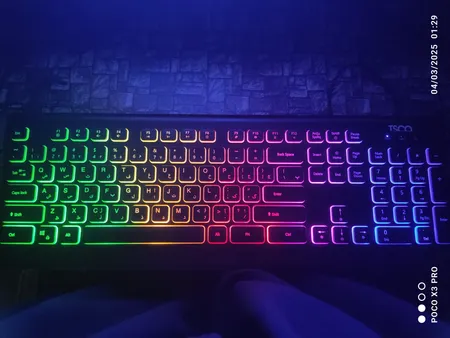 کیبورد گیمینگ تسکو مدل TK 8031، سوییچ ممبران، Full-Size، نورپردازی RGB