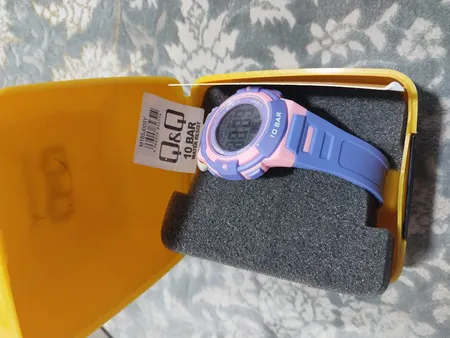 ساعت مچی دیجیتال بچگانه کیو اند کیو مدل M185J005Y