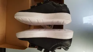 تجریه خرید کفش روزمره مردانه کروماکی مدل km7031