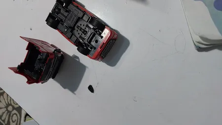 ماشین بازی مدل کامیون تریلی کشنده ولوو اف هاچ کد FH500