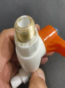 تجریه خرید شیر حیاطی کلا پلاستیکی مدل بادکنکی