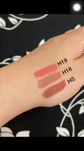 تجریه خرید رژ لب جامد والانسی شماره H18