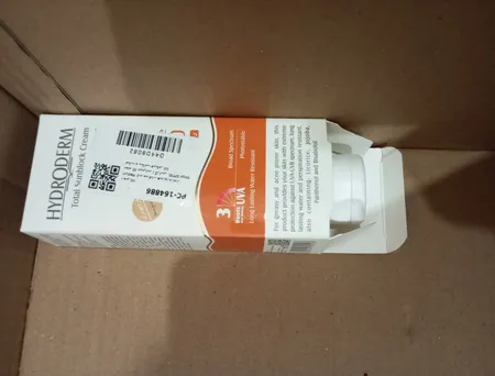 کرم ضدآفتاب هیدرودرم مدل Medium Beige SPF50، حجم 50 میلی‌لیتر