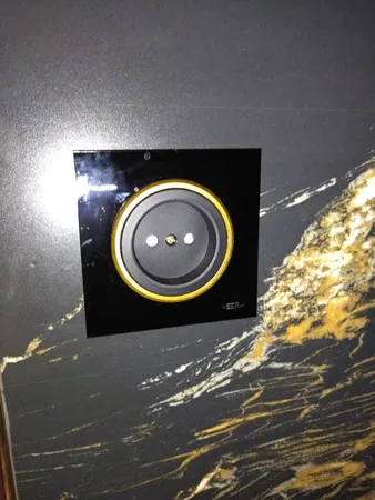 پریز برق ویرا مدل آلفا