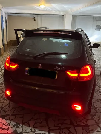 چراغ خطر عقب نورگستر مدل پلاس مناسب برای کوئیک بسته 2 عددی