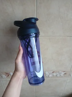 شیکر ورزشی کد 103410 گنجایش 0.650 لیتر