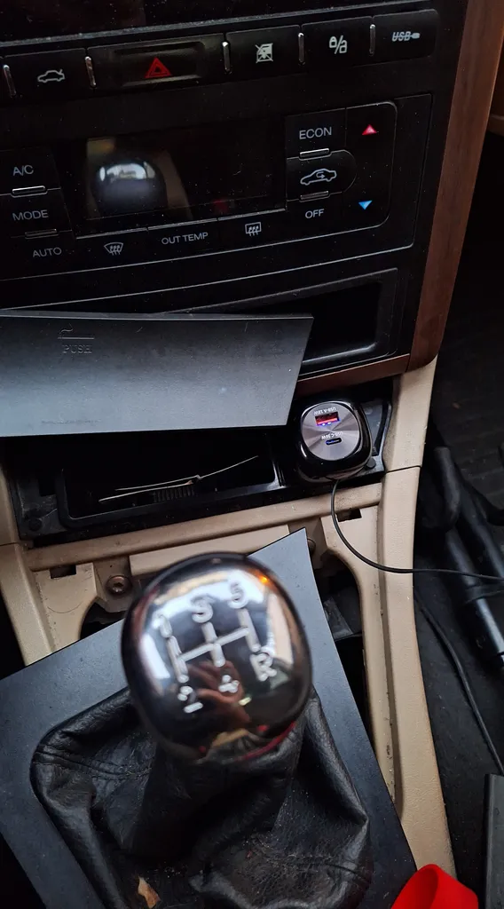 شارژر فندکی 62 وات هیسکا مدل HCC-336