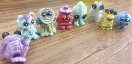 اسباب بازی شانسی گروسری  مدل Zombie مجموعه 6 عددی