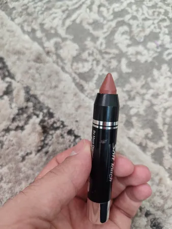 رژ لب مدادی میلوس شماره 24