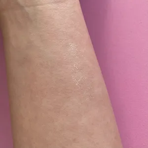 تجریه خرید سایه چشم یوشاس مدل Shiny