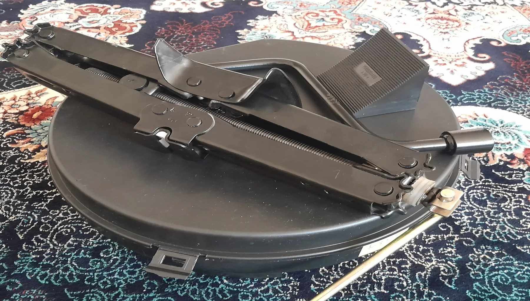 جک کامل شرکت صنعتی  مددرویان مدل AYC069 مناسب برای پژو 405 ظرفیت 1.5 تن