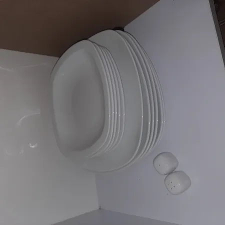 سرویس 27 پارچه چینی زرین ایران مدل کواترو سفید درجه عالی