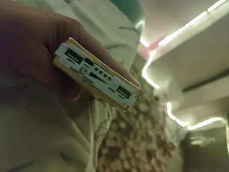 پاوربانک خورشیدی مدل Move ظرفیت 10000 میلی آمپر ساعت