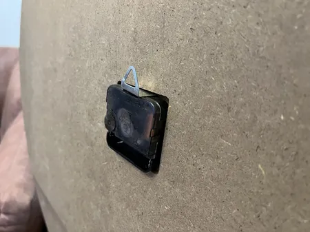 ساعت دیواری اِلِنسی مدل Roga کد 60c