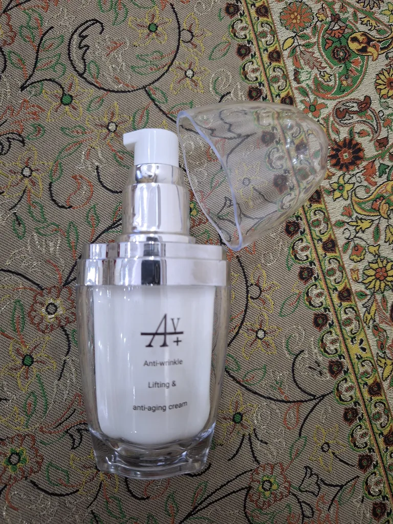 کرم ضد چروک صورت آرت وینا مدل کلاژن مناسب انواع پوست حجم 30 میلی لیتر