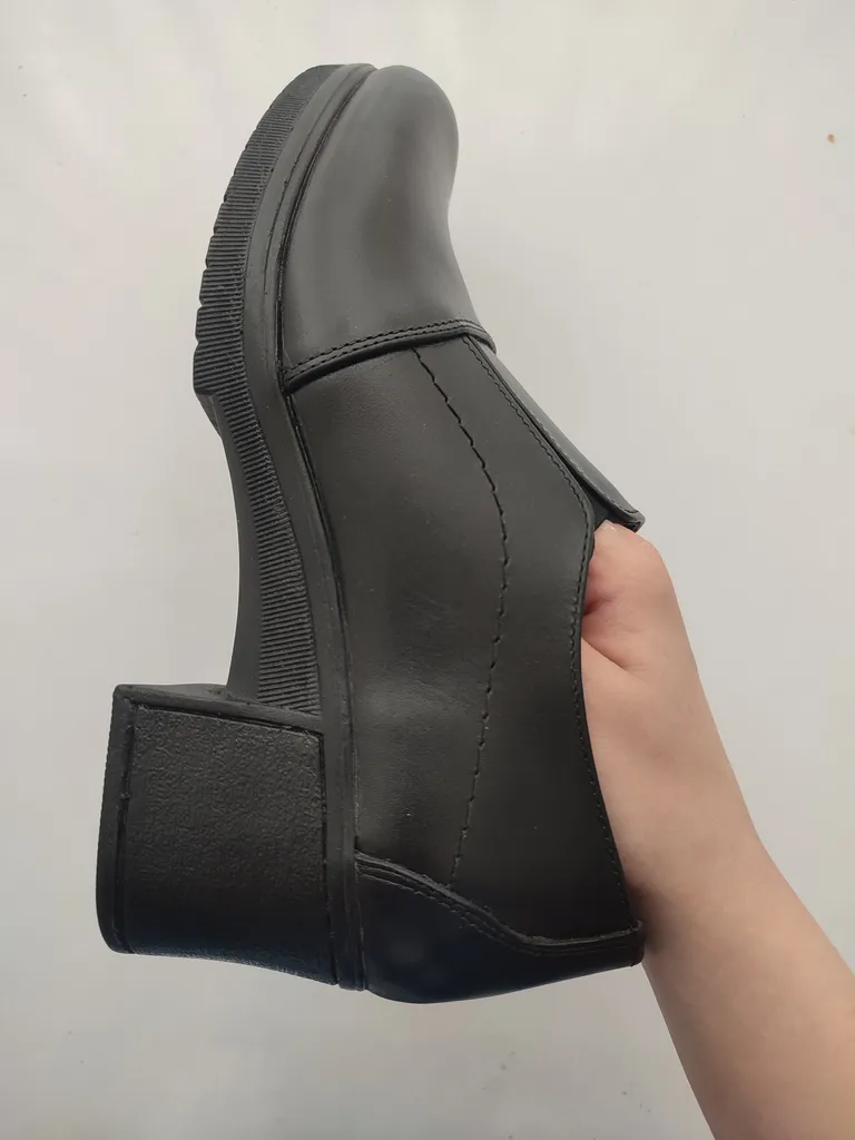 کفش زنانه چرم عطارد مدل طبی چرم طبیعی کد SH43