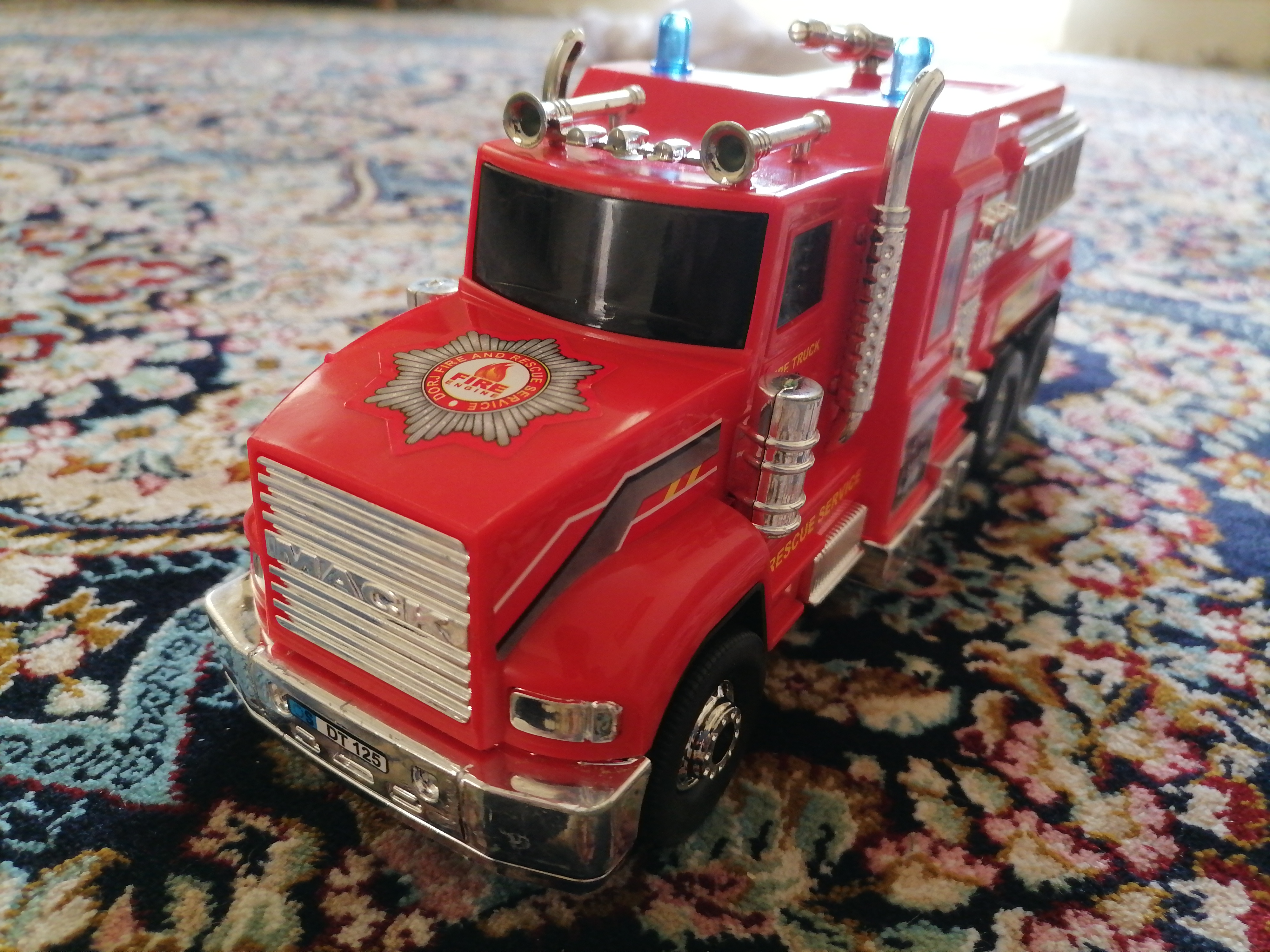 ماشین آتش نشانی اسباب بازی دورج توی طرح Fire Truck