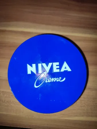 کرم مرطوب کننده نیوآ حجم 250 میلی لیتر