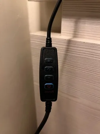 چراغ مطالعه کیو وای اچ مدل lna-10