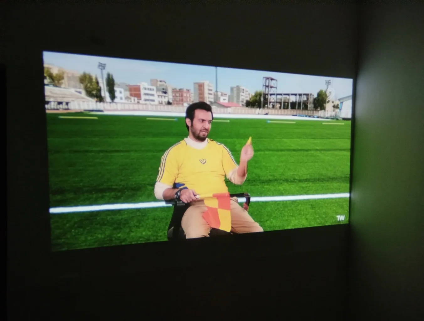 ویدئو پروژکتور مدل HY300 android