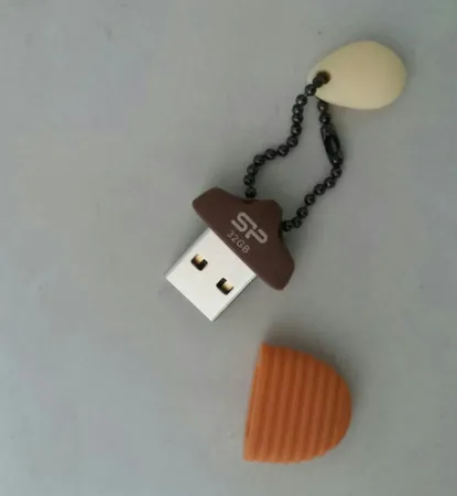 فلش مموری سیلیکون پاور مدل Touch T30 ظرفیت 32 گیگابایت