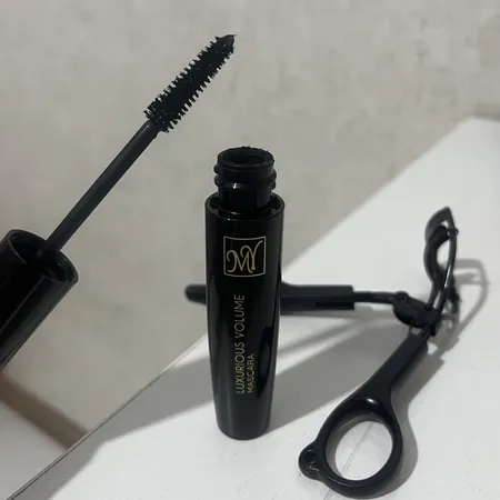 ریمل حجم دهنده مای سری Black Diamond مدل Luxurious