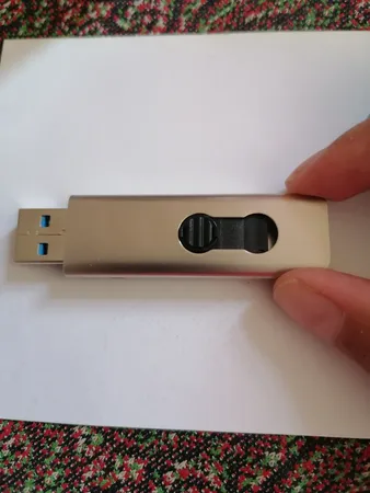 فلش مموری اچ‌پی مدل hp x796w ظرفیت 128 گیگابایت