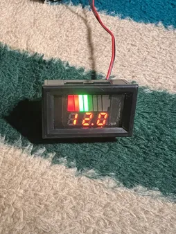 نمایشگر ولتاژ و سطح شارژ باتری مدل J128