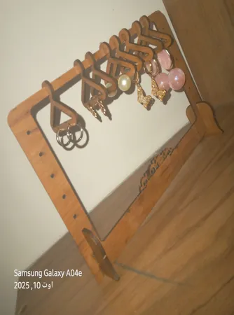 استند جواهرات مدل فروردین طرح چوب لباسی