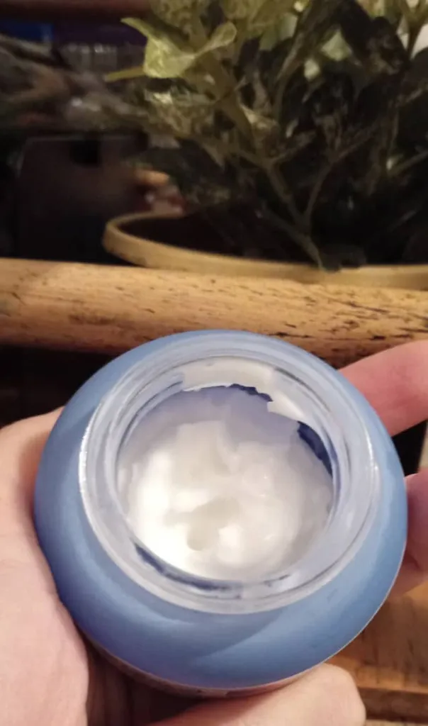 کرم شب ضد چروک لایسل مدل اینتنس مناسب انواع پوست حجم 50 میلی لیتر