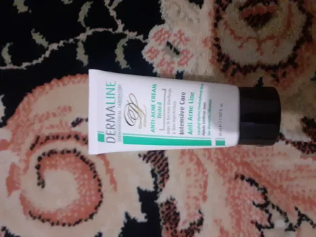 کرم ضد جوش درمالاین مدل Tinted حجم 45 میلی لیتر