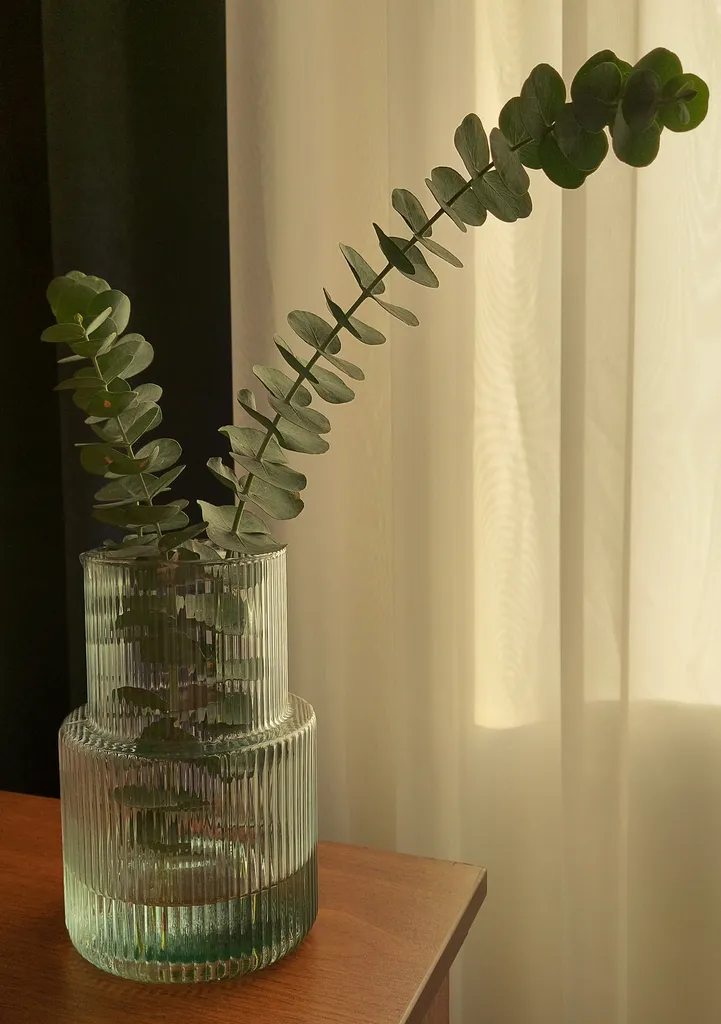 گلدان شیشه ای مدل دکوری کد 01