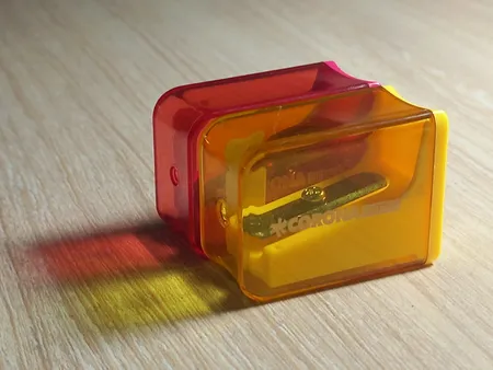 تراش کرونا مدل مخزن دار کد 100 بسته 2 عددی