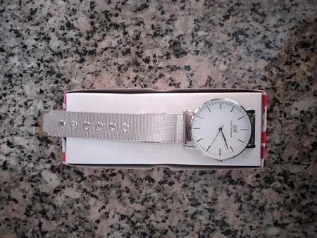 ساعت مچی عقربه ای زنانه مدل W 722 - FE-NO-SE