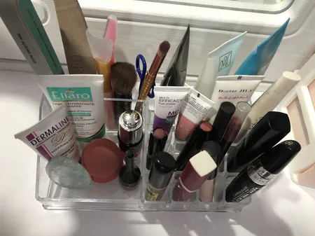 استند لوازم آرایشی مدل MA