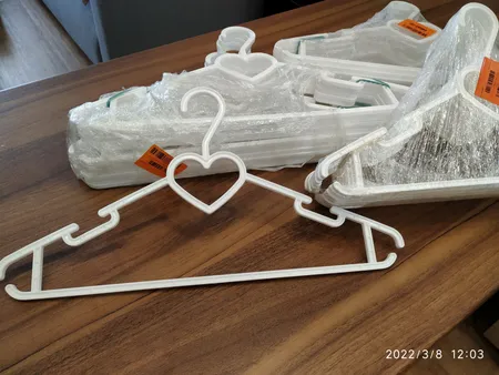 چوب لباسی مدل AA12 بسته 12 عددی