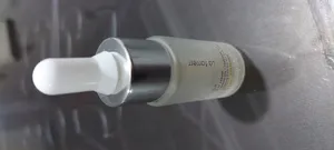 تجریه خرید سرم روشن کننده و کاهش دهنده پف دور چشم لافارر مدل کافئین و هیالورونیک اسید حجم 15 میلی لیتر