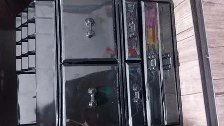 استند لوازم آرایشی مدل 06