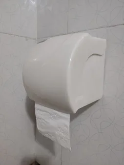 جای دستمال توالت سنی پلاستیک مدل Madis 4408