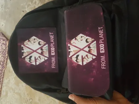 کوله پشتی طرح گروه اکسو کد Exo 7001 به همراه جامدادی