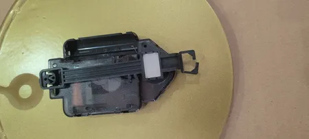 ساعت دیواری طرح پاندول دار فلزی مدل ارغوان