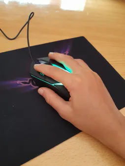 ماوس مخصوص بازی آر هشت مدل M1600