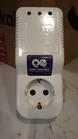 محافظ ولتاژ پارت الکتریک مدل 01