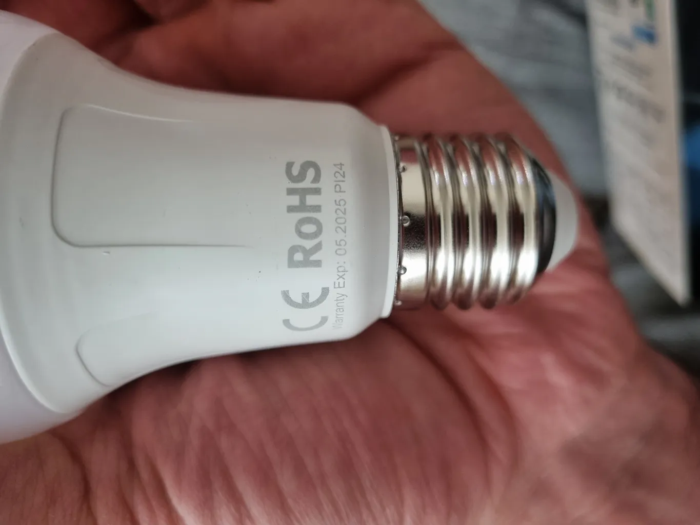 لامپ ال ای دی 9 وات کملیون مدل A60 کد 2021 پایه E27 بسته 2 عددی