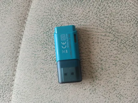 فلش مموری کیوکسیا مدل U202 ظرفیت 32 گیگابایت