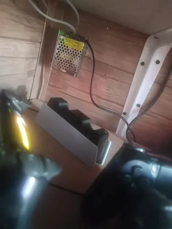 پایه شارژر دسته بازی پلی استیشن 5   مدل CFI-ZDS1