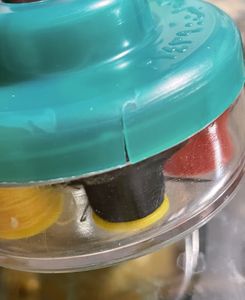 چرخ خیاطی دستی و ملزومات خیاطی